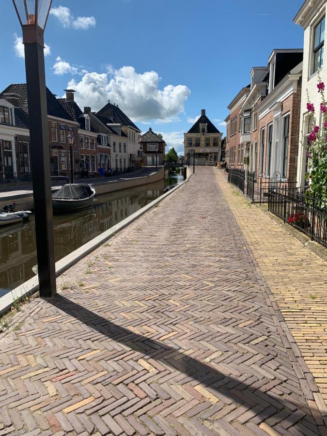 B&B Het Herenhuys Aan De Historische Gracht Van Kollum Eksteriør billede