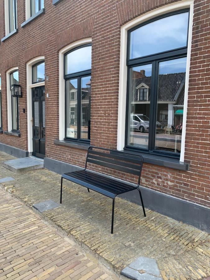 B&B Het Herenhuys Aan De Historische Gracht Van Kollum Eksteriør billede