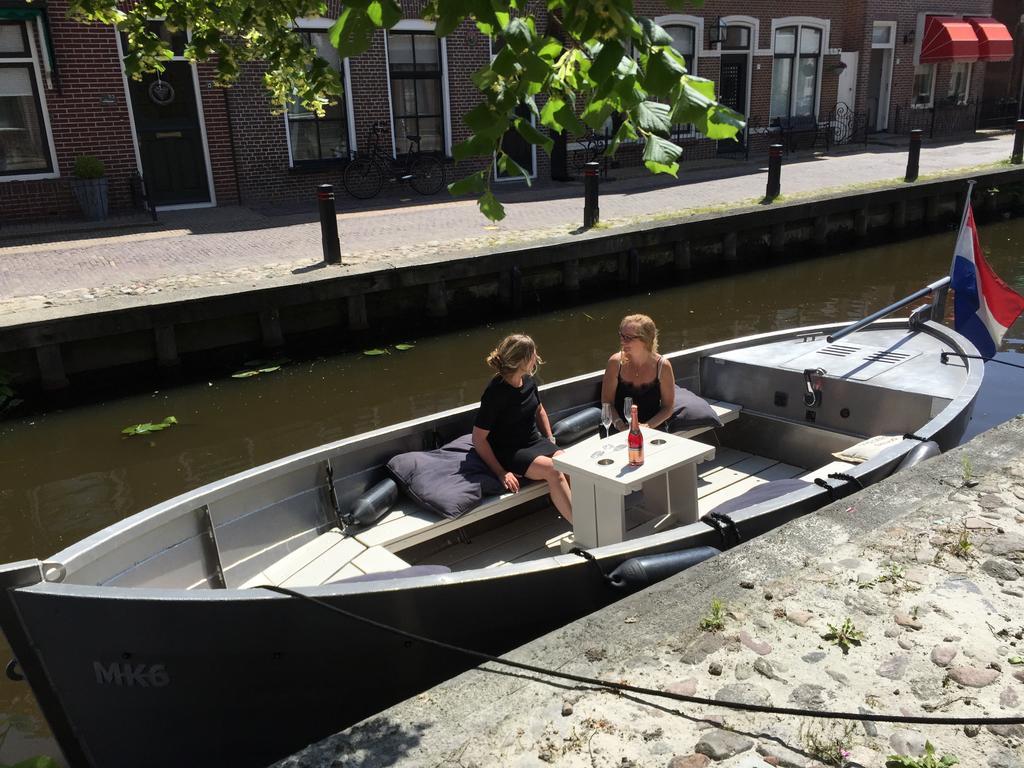 B&B Het Herenhuys Aan De Historische Gracht Van Kollum Eksteriør billede