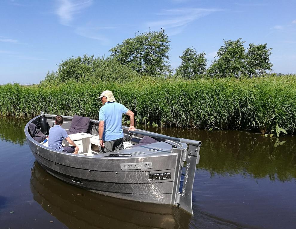 B&B Het Herenhuys Aan De Historische Gracht Van Kollum Eksteriør billede