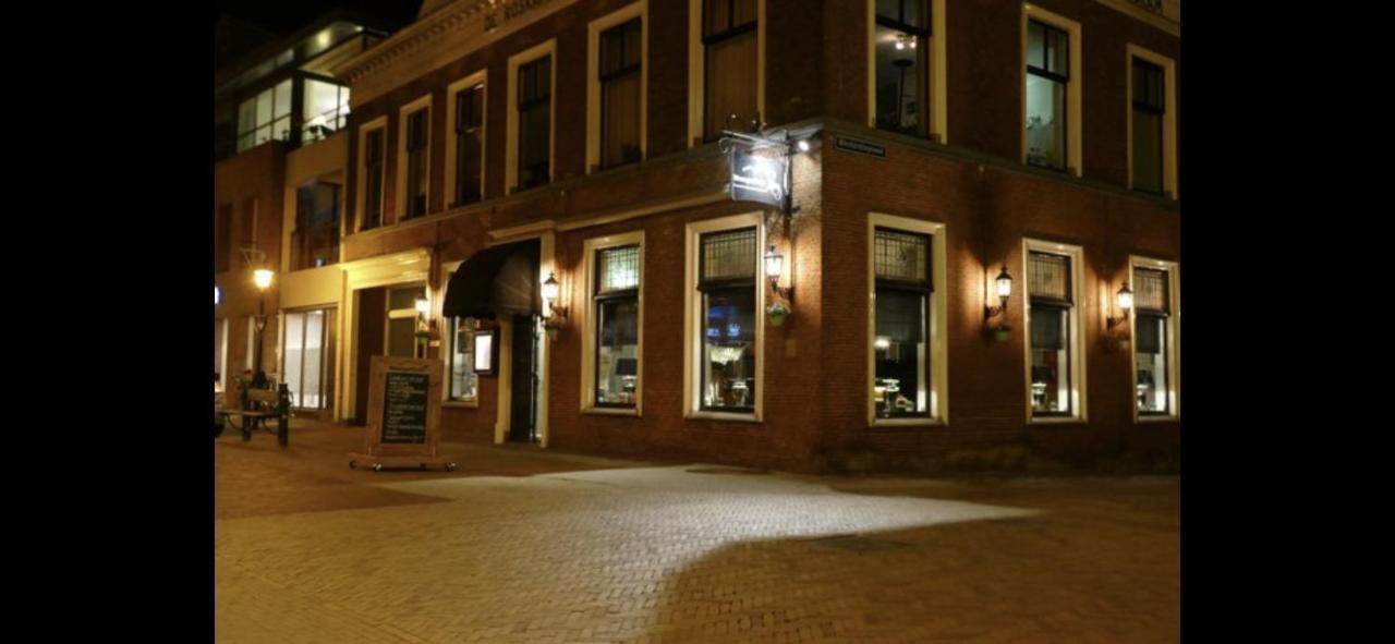 B&B Het Herenhuys Aan De Historische Gracht Van Kollum Eksteriør billede